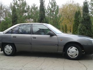 Opel Omega foto 3