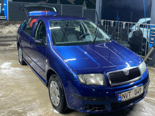 Skoda Fabia foto 2