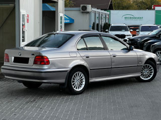 BMW 5 Series foto 3