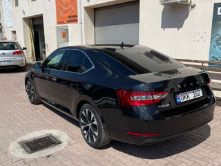 Skoda Superb foto 2