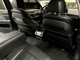 BMW 7 Series foto 6