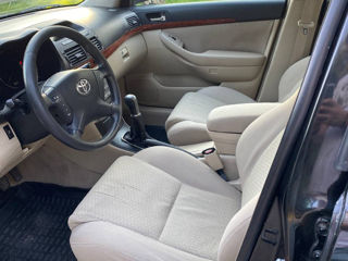 Toyota Avensis foto 7