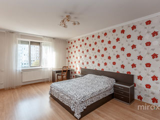 Apartament cu 3 camere, 135 m², Centru, Chișinău foto 8
