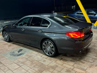 BMW 5 Series foto 4