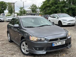 Mitsubishi Lancer foto 2