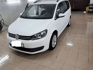 Volkswagen Touran foto 3