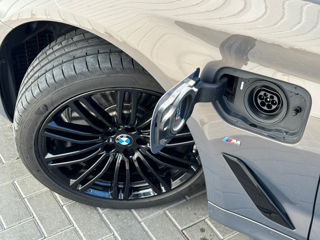 BMW 5 Series foto 18