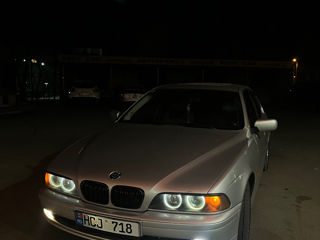 BMW 5 Series foto 7