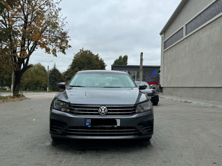 Volkswagen Passat foto 1