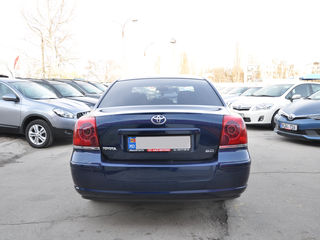 Toyota Avensis foto 5