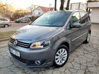 Volkswagen Touran foto 4