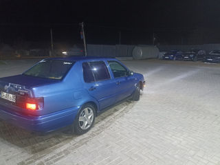 Volkswagen Vento foto 4