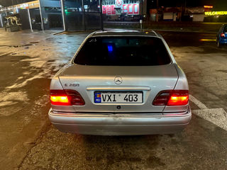 Mercedes E-Class foto 5