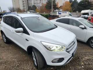 Ford Kuga foto 2