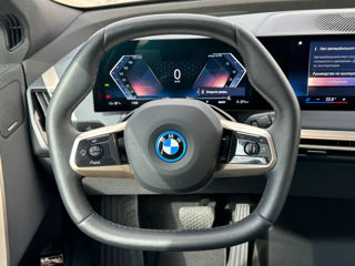 BMW iX foto 8