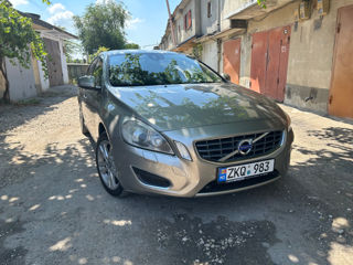 Volvo S60 foto 1