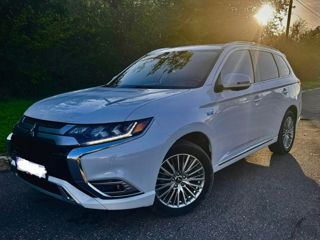 Mitsubishi Outlander foto 1