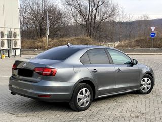 Volkswagen Jetta foto 3