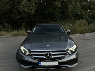 Mercedes E-Class foto 1