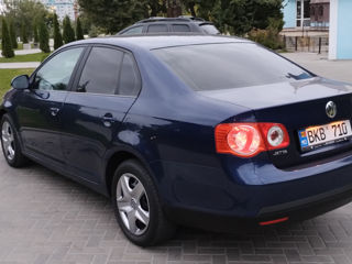 Volkswagen Jetta foto 2