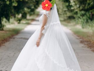 Свадебное платье,до пола,со шлейфом foto 3
