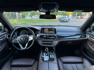 BMW 7 Series foto 7