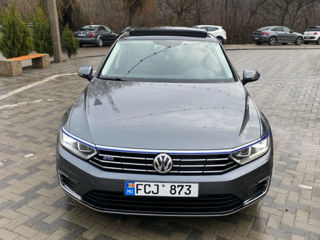 Volkswagen Passat foto 2