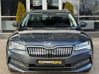 Skoda Superb foto 2