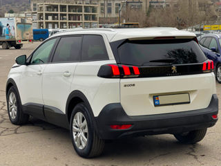 Peugeot 5008 foto 9