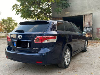 Toyota Avensis foto 4