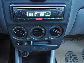 Hyundai Accent foto 11