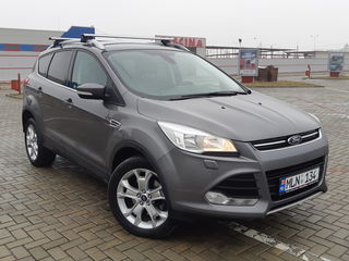 Ford Kuga foto 1