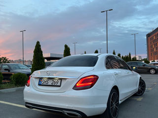 Mercedes C-Class foto 3