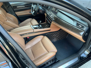 BMW 7 Series foto 18