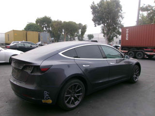 Tesla Model 3 foto 10