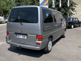 Volkswagen Caravelle foto 6