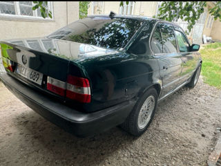 BMW 5 Series foto 7