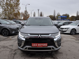 Mitsubishi Outlander foto 1