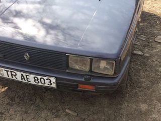 Renault 19 foto 4