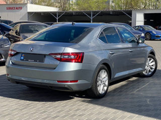 Skoda Superb foto 3