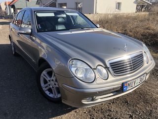 Mercedes E-Class foto 4