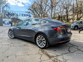 Tesla Model 3 foto 4