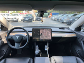 Tesla Model 3 foto 16