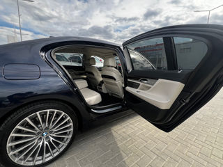 BMW 7 Series foto 11