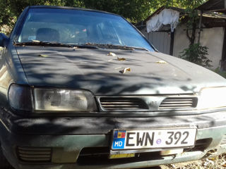 Nissan Sunny foto 2