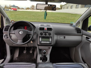 Volkswagen Touran foto 7