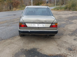 Mercedes Series (W124) foto 6