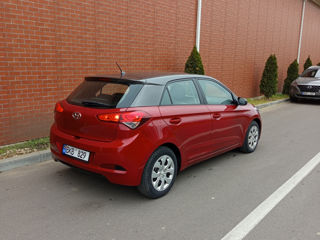 Hyundai i20 foto 2