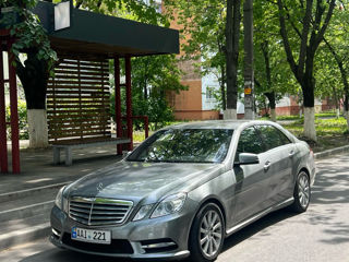 Mercedes E-Class foto 2