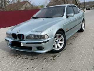 BMW 5 Series foto 2